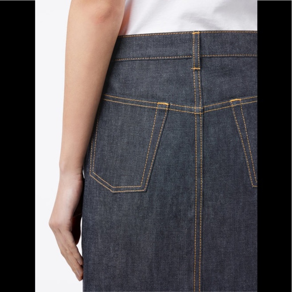 Ports, skirt
